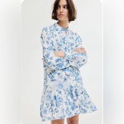 Vestido de manga comprida H&M novo com etiquetas XXL floral azul e branco - Imagem 1 de 4