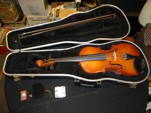 Glaesel Copy of Antonius Stradivarius Model VA27, Size 3/4 Violin + Bow + Case - Picture 1 of 17