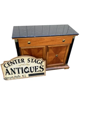 66624 BASSETT  Regency Modern Server Sideboard Cabinet - Image 1 of 4