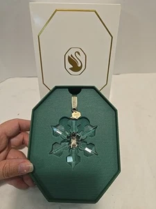 New SWAROVSKI Snowflake Ornament Annual Edition 2022, Small Star 5621017 Box - Picture 1 of 9