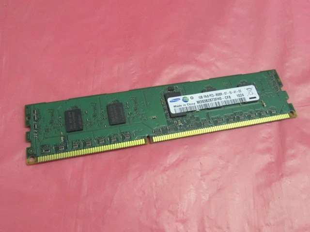M393B2873FH0-CF8 Samsung DELL M393B2873FH0-CF8 1GB PC38500R (1X8) MEMORY DIMM - Image 1 of 1