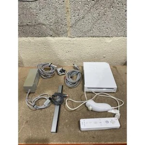 Nintendo Wii RVL-001(EUR) Gaming Console White USB Bluetooth 36-W w/ Accessories - Picture 1 of 13