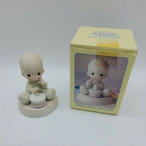 Precious Moments figurine Baby's First Birthday 524069 boy cake with 1 candle - Picture 1 of 12