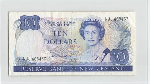 NEW ZEALAND 10 Dollars 1981, P-172a, Sign: Hardie 468467, QEII Note. Circ.  A1 Cover