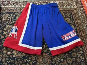 Mitchell & Ness Team ID New England Patriots Throwback Shorts Mens Sz XL New - Picture 1 of 7
