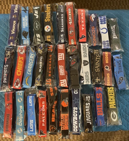 NFL KEYCHAIN LANYARD-26” Detachable With Clip For ID/Badge Holder-NIP-Ships Free Cover