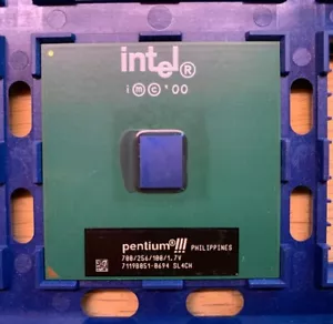 GENUINE INTEL PENTIUM III PROCESSOR 700/256/100/1.7 NEW OLD STOCK SHIPS FROM USA - Picture 1 of 2