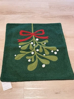 Nueva CUBIERTA DE ALMOHADA Pottery Barn NAVIDAD Muérdago Crewel 18x18 Foto 1 de 3