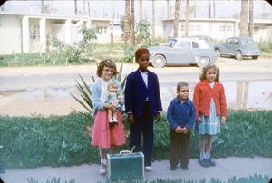 Vintage 35mm Slide CHILDREN LIVING ON WHEELUS AIR BASE TRIPOLI LIBYA 1952 2 - Picture 1 of 3