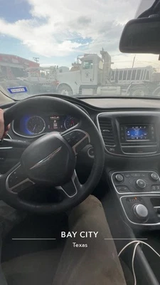 Grey Chrysler 200 2015 - Image 1 of 3