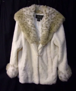 Womens Terry Lewis White Faux Fur Hooded Jacket Size 2X VGC - Picture 1 of 4