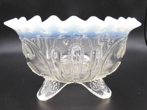 Antique Jefferson Glass Co 3 Footed Bowl w/ Crimped Opalescent Edge - Meander - Picture 1 of 6