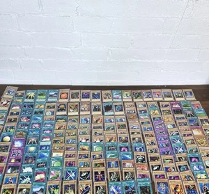 Yugioh Yu-Gi-Oh Holo Bulk Lot Of 200+ Cards. Free P&P - Foto 1 di 15