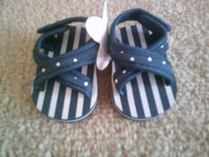 Blossoms & Buds Sandals 0-6 mo - Picture 1 of 2