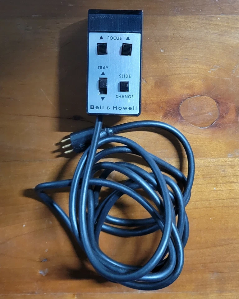 Vintage Bell and Howell Focus and slide wired remote control FREE SHIPPING! - Image 1 of 1