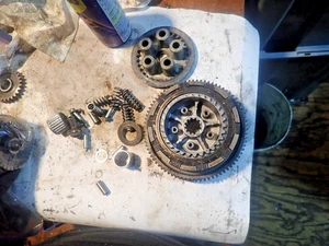 1984/85 Husqvarna  250CR  Clutch Basket Hub/Pressure Plate/Clutch Assemble - Bild 1 von 5