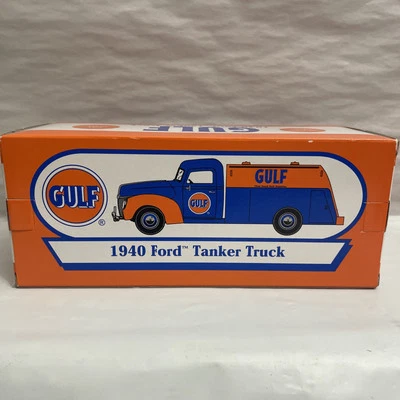Camión cisterna Ford Gulf 1940 Ertl - fundido a presión Foto 1 de 4