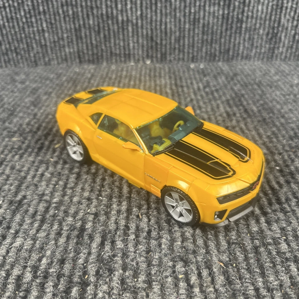 Transformers 2 Revenge of the Fallen Cannon Bumblebee Deluxe Hasbro Figure ROTF - Image 1 of 4