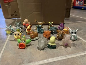 Lote de 20 minifiguras Sofubi marionetas de dedo transparentes Pokemon niños años 90 - Imagen 1 de 1