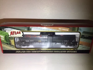 HO Scale 1634-1 Atlas 23,500 Gal Tank Car Mobil Oil PLMX 2840 w Custom MNS Decal - Picture 1 of 6