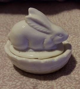 Vintage Porcelain Rabbit Bunny On Nest 2.5" Salt Cellar  Miniature White GLOWS - Picture 1 of 6