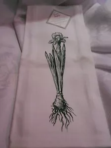 INTERNATIONAL CULINARY-WHITE FLOWER COTTON 18X28'' TOILE KITCHEN TOWEL - Picture 1 of 1