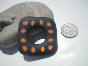 Bicchiere da mare, quadrato nero con macchie arancioni - Foto 1 di 6