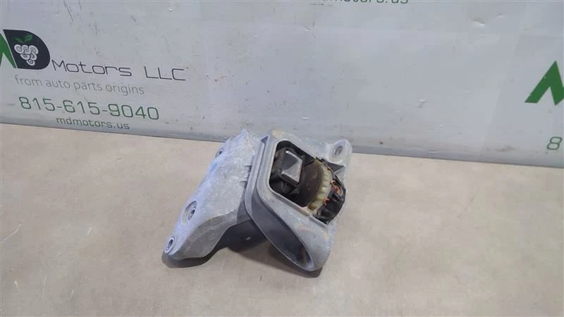 2020-2023 NISSAN SENTRA RIGHT ENGINE FRAME MOUNT SUPPORT BRACKET 11210-6LB0C - Image 1 of 4