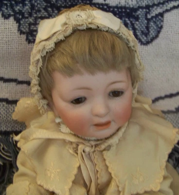 ANTIGA COMPOSIÇÃO ALEMÃ BISQUE KESTNER 211 "Sammy" membro dobrado corpo do bebê - Imagem 1 de 4