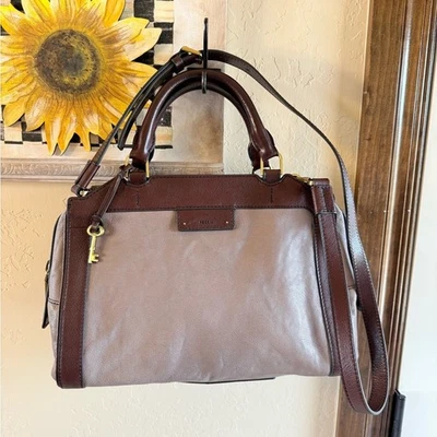 Fossil Logan 小号挎包斜挎包钱包灰色/棕色山羊隐藏牛皮 — 第 1/4 张图片