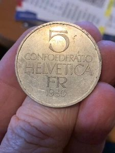 MONETA SVIZZERA COMMEMORATIVA  5  FRANCHI - FERDINAND HODLER . emessa 1980 - Foto 1 di 4
