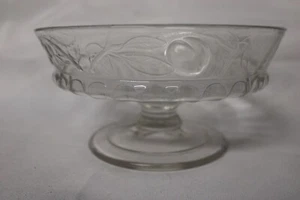 Dalzell EAPG pedestal bowl with fruit pattern (80) - Picture 1 of 4