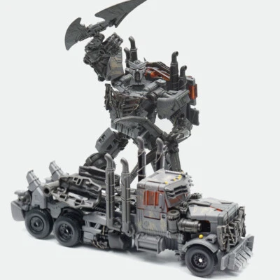 New Scourge Decepticon TZ-01 Leader Deformabl Robot Actions Figure Toys In Stock - Image 1 of 4