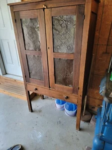 Antique Pie Safe, 1800’s, 4 punch tin panels. - Picture 1 of 6