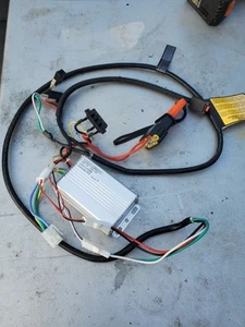 Arnés de cableado controlador motor sin escobillas 40v 3p 35a/14 Scotts cortacésped años 61940 - Imagen 1 de 9