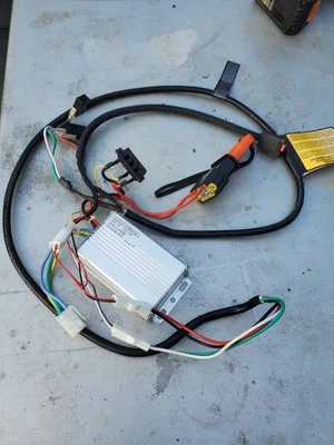 Arnés de cableado controlador motor sin escobillas 40v 3p 35a/14 Scotts cortacésped años 61940  Foto 1 de 4