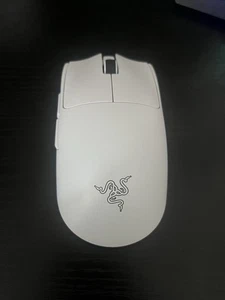 NO DONGLE OR CORD Razer Viper V3 Pro White Edition Wireless! NO DONGLE OR CORD! - Afbeelding 1 van 2