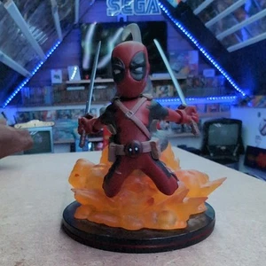 QMX Deadpool Figure Marvel Comics Q-Fig Loot Crate Exclusive Collectible - Picture 1 of 5