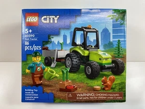 NUEVO - LEGO City: Park Tractor (60390) Minifigura Gardner Exclusiva - RETIRADO 2023 - Imagen 1 de 6