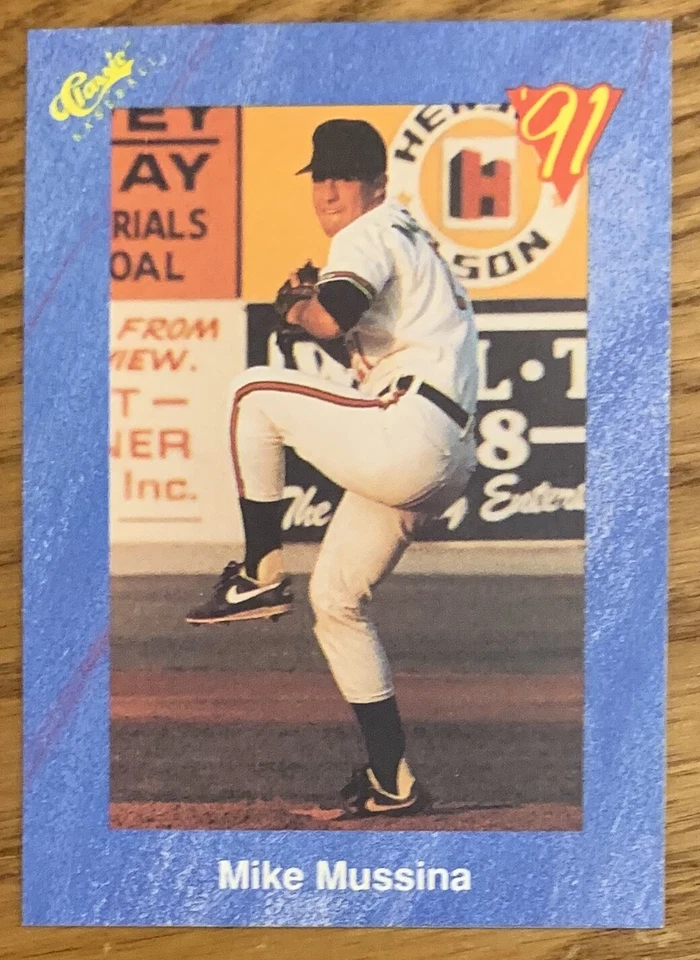MIKE MUSSINA, 1991 "CLASSIC" ROOKIE CARD IN EXCELLENT CONDITION ! - Image 1 of 1