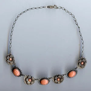 VINTAGE 1930er VERZIERTER SILBERFARBENER KORALLENGLAS CABOCHONS FLORAL COLLIER HALSKETTE - Bild 1 von 4