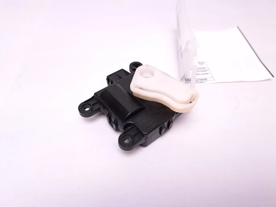 AC HEATER VENT FLAP BLEND DOOR ACTUATOR MOTOR FOR KIA RIO 2012 - 2017 - Image 1 of 4