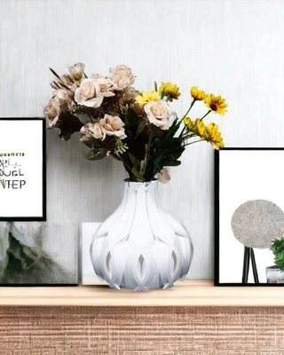 Jarrón con flor de pétalos - Decoración del hogar impresa en 3D Foto 1 de 4