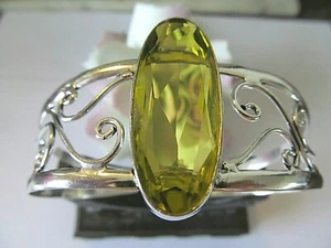 NEW FACETED PERIDOT CRYSTAL w/SWIRL DESIGNS SILVER PLATED CUFF BANGLE BRACELET - Picture 1 of 4