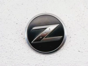 03-08 NISSAN 350Z Passenger Fender "Z" Emblem OEM 63890-CD000 - Picture 1 of 12