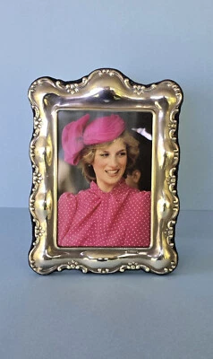 Fabulous Vintage Hallmarked St Silver Photo Frame Sheffield 1989 Mappin & Webb - Image 1 of 4