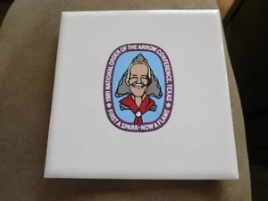 CY SCOUT BSA 1981 OA NOAC WANDHÄNGER PLAKETTE TRIVIT KERAMIK ORDNUNG DES PFEILS! - Bild 1 von 6