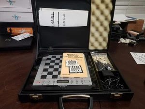 SELTEN & GETESTET Fidelity Master Series Challenger 2100 Schach Aktentasche Gambitliste - Bild 1 von 24