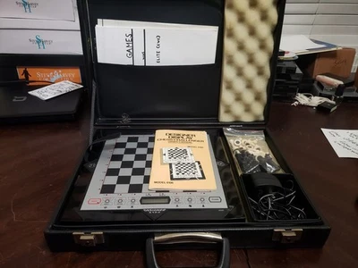 SELTEN & GETESTET Fidelity Master Series Challenger 2100 Schach Aktentasche Gambitliste - Bild 1 von 4