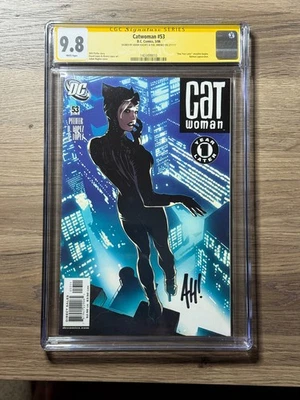 Catwoman #53 DC 2008 Adam Hughes arte de portada cómic firmado CGC SS 9,8 páginas blancas Foto 1 de 2